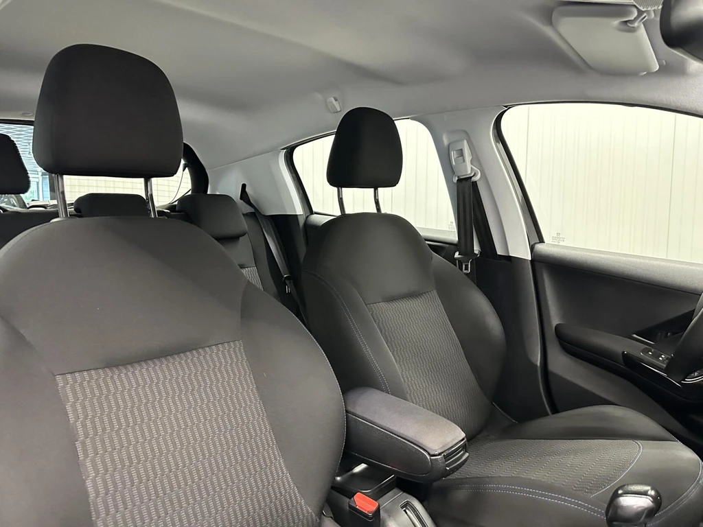 Peugeot 208 – foto 12