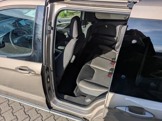 Ford Tourneo Courier – thumbnail 18