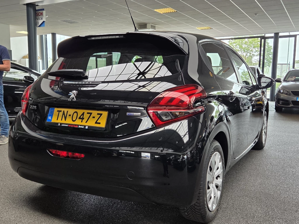 Peugeot 208 – foto 6