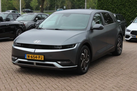 Hyundai IONIQ 5 Connect+ 73kWh / SoH 86,2% / Camera / Head-up / Leder / CarPlay / V2L / 19'' / Warmtepomp / Stoelverwarming / Dodehoek / DAB / ACC