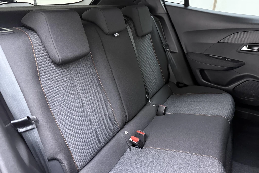 Peugeot e-2008 – foto 15