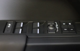 Land Rover Defender – thumbnail 29