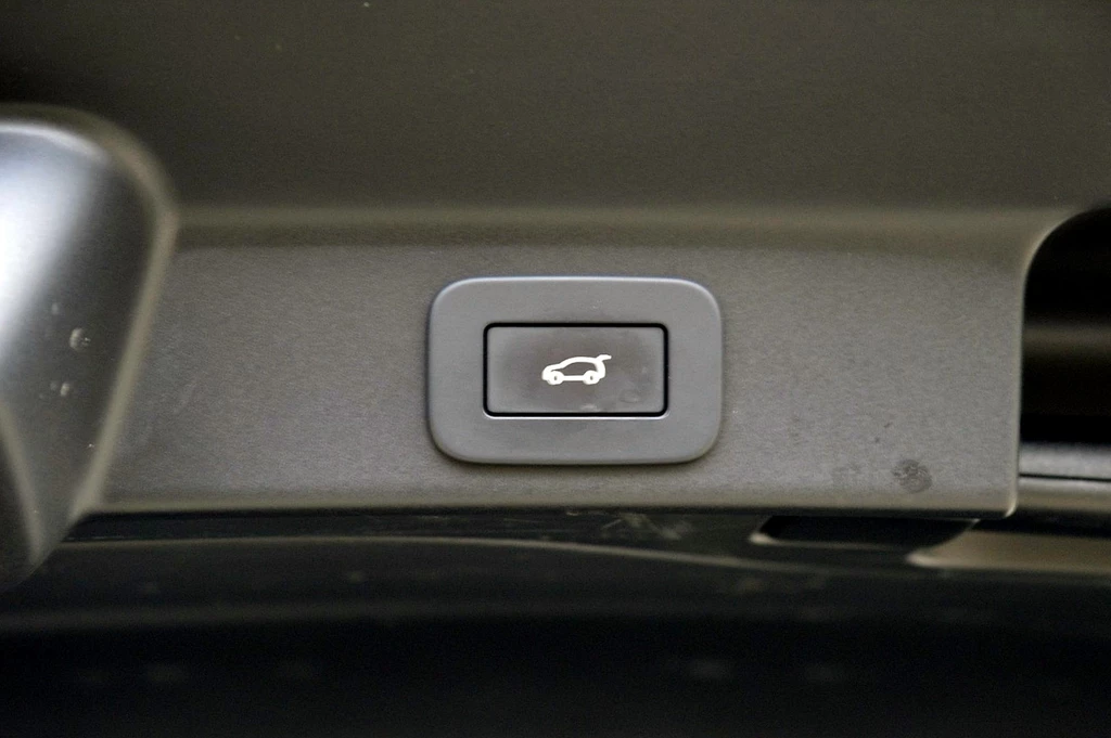 Jaguar F-PACE – foto 11