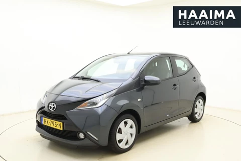 Toyota Aygo 1.0 VVT-i x-play | Airco | Camera | 5 Deuren | Bluetooth | Zuinige motor | Metaallak | Electrische ramen