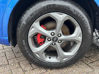 Ford Kuga – thumbnail 23