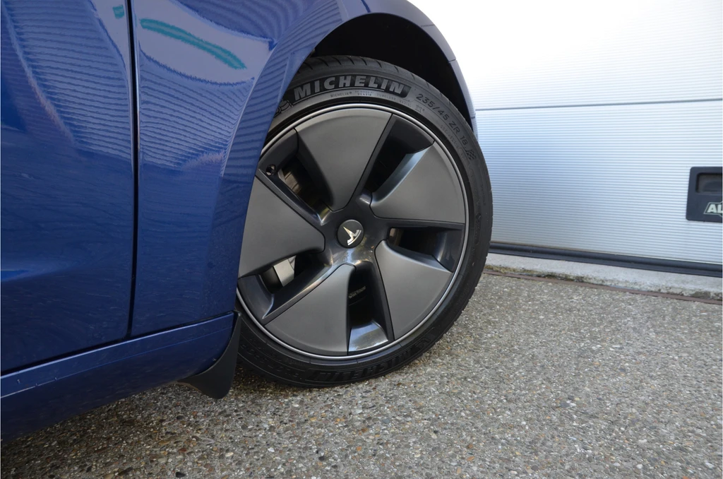 Tesla Model 3 – foto 9