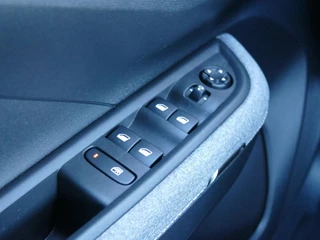 Opel Frontera – thumbnail 24