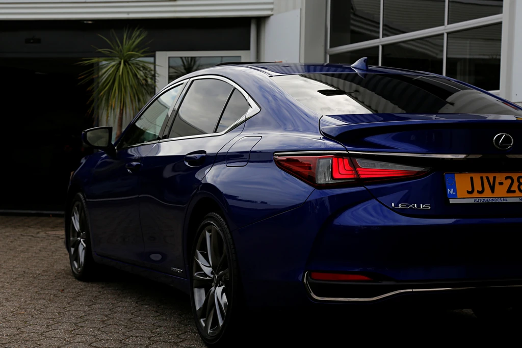 Lexus ES – foto 7