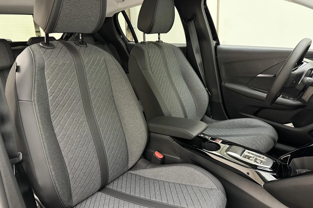 Peugeot 208 – foto 10