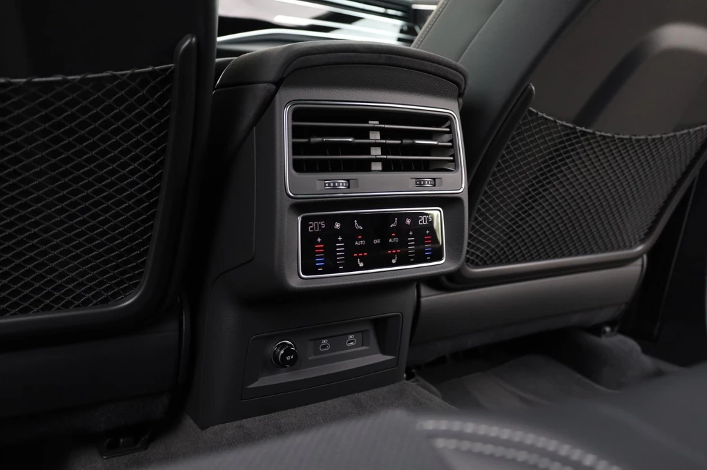 Audi RSQ8 – foto 24