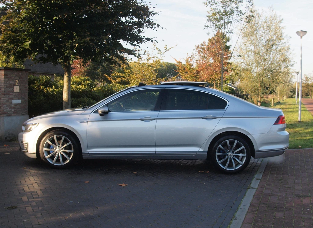 Volkswagen Passat – foto 2