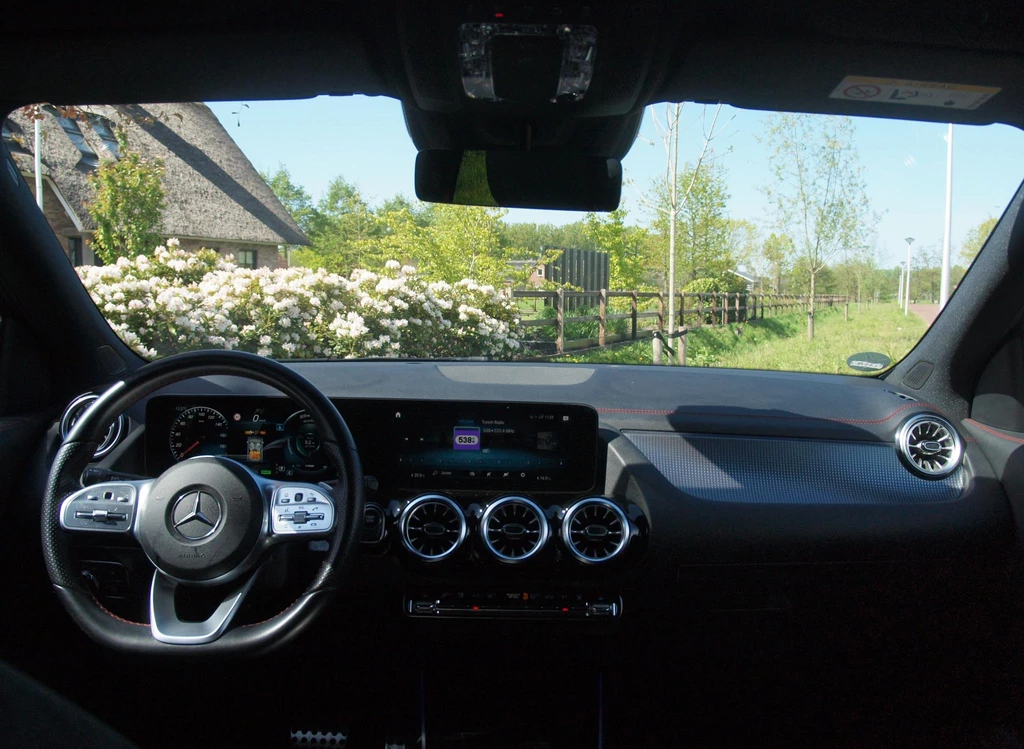 Mercedes-Benz EQA – foto 15