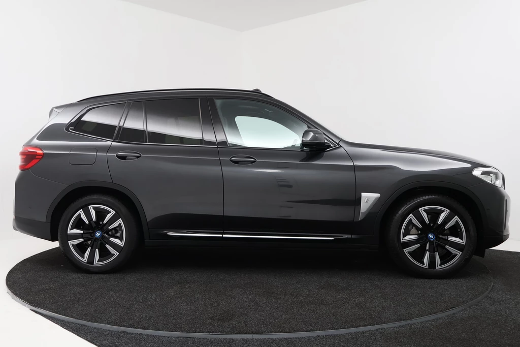 BMW iX3 – foto 6