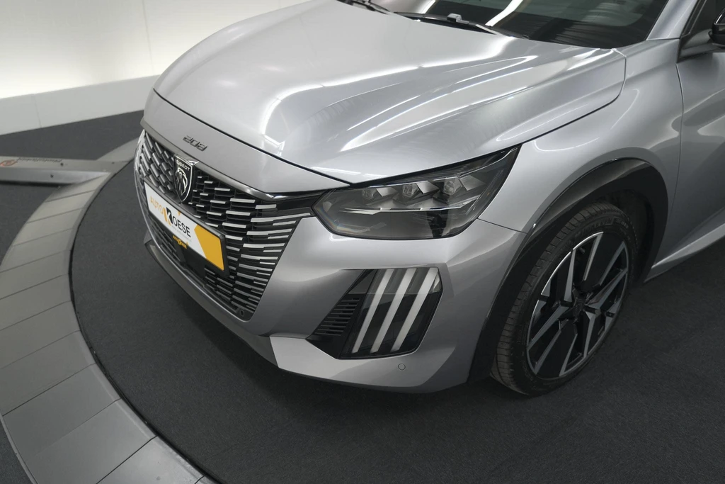Peugeot 208 – foto 1