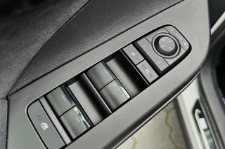 Toyota C-HR – thumbnail 12