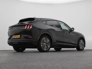 Ford Mustang Mach-E – thumbnail 11