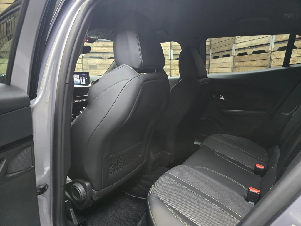 Peugeot e-2008 – foto 13