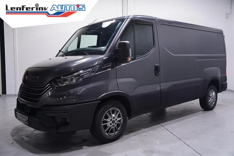 Iveco Daily 35S18 180 pk Aut. L2H1 Laag Dak Nwe Model, Nieuw Adapt. Cruise, Camera, Navi, LED Koplampen, Trekhaak 3.500 kg, 3-Zits