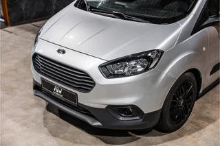 Ford Transit Courier – thumbnail 3