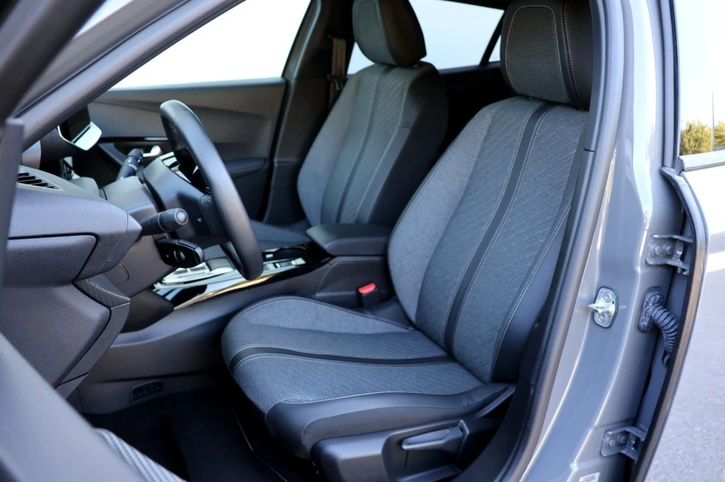 Peugeot e-2008 – foto 8