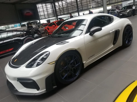 Porsche 718 GT4 RS Weissach Lift PDLS PCM PASM BOSE Camera 20 Inch