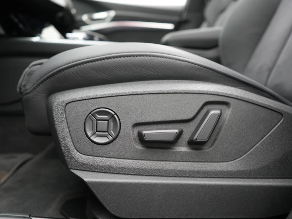 Audi Q8 Sportback e-tron – foto 58