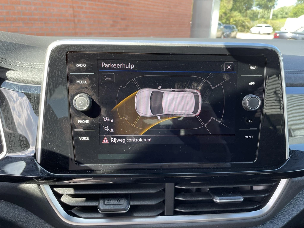 Volkswagen T-Roc – foto 9