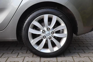Kia Carens – thumbnail 72