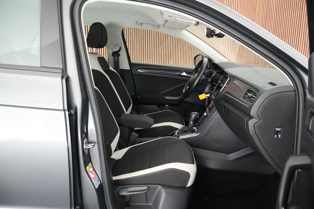 Volkswagen T-Roc – foto 12