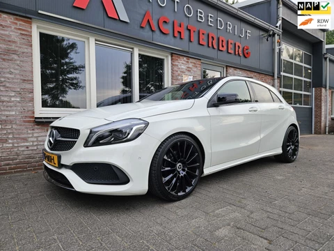 Mercedes-Benz A-klasse 160 Sport Edition Panorama/Schuifdak! LED! 19INCH! NAP! Automaat! Mooie/Nette Auto!
