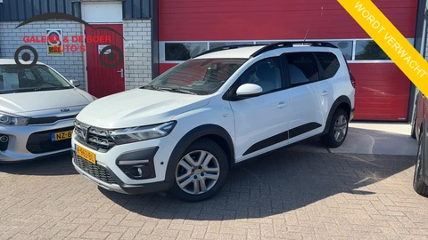 Dacia Jogger 1.0 TCe Comfort 7p. CARPLAY / CAMERA / KEYLESS / NAVI / PDC / BLUETOOTH / CRUISE / NL-AUTO