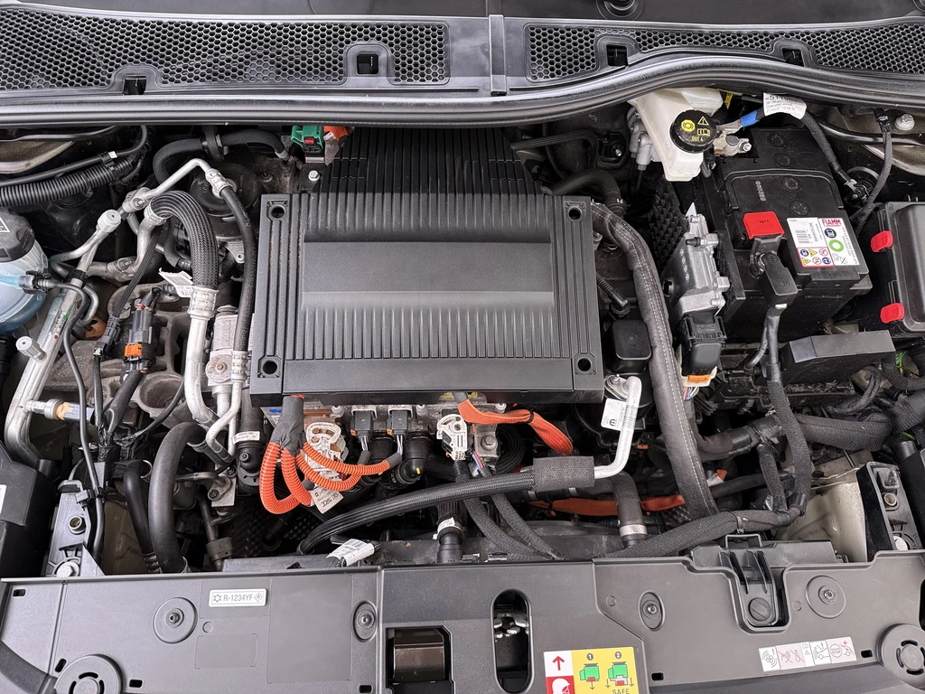 Peugeot e-208 – foto 43