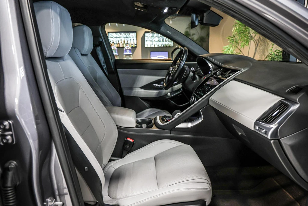 Jaguar E-PACE – foto 21