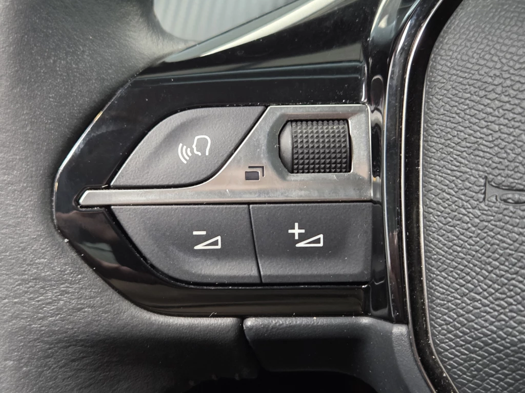 Peugeot e-2008 – foto 28