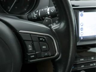 Jaguar XE – thumbnail 17