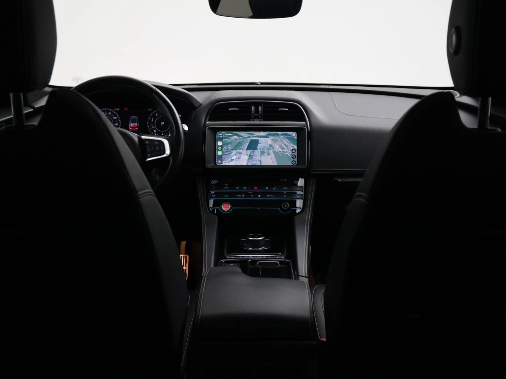 Jaguar F-PACE – foto 28