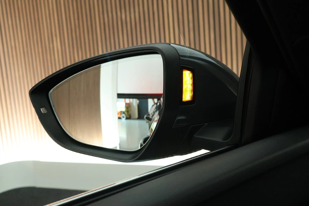 Audi Q8 e-tron – foto 11