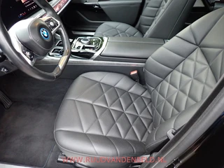 BMW i7 – thumbnail 11