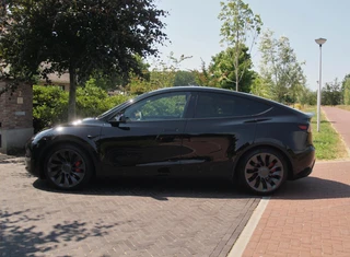 Tesla Model Y – thumbnail 2