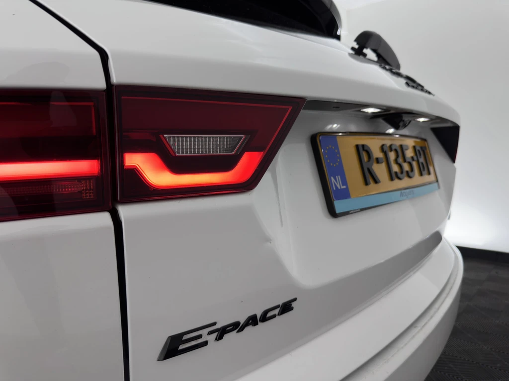 Jaguar E-PACE – foto 31