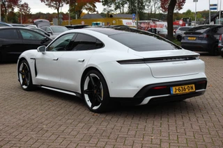 Porsche Taycan – thumbnail 3