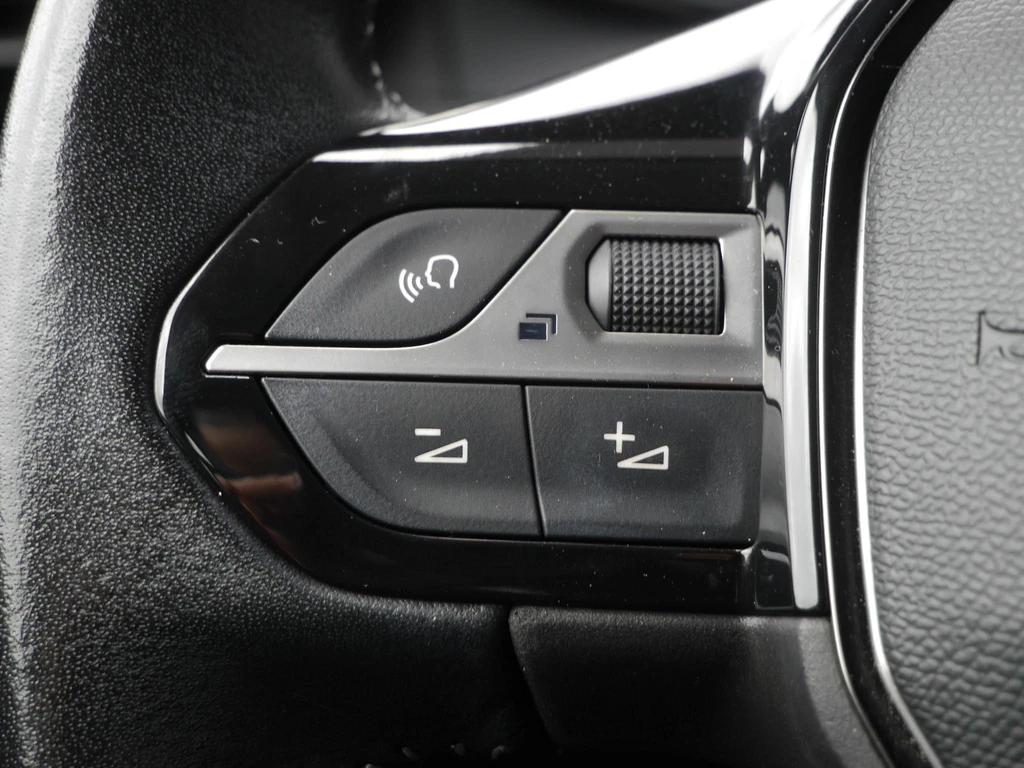 Peugeot 208 – foto 14
