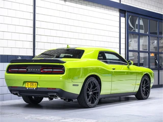 Dodge Challenger – thumbnail 3
