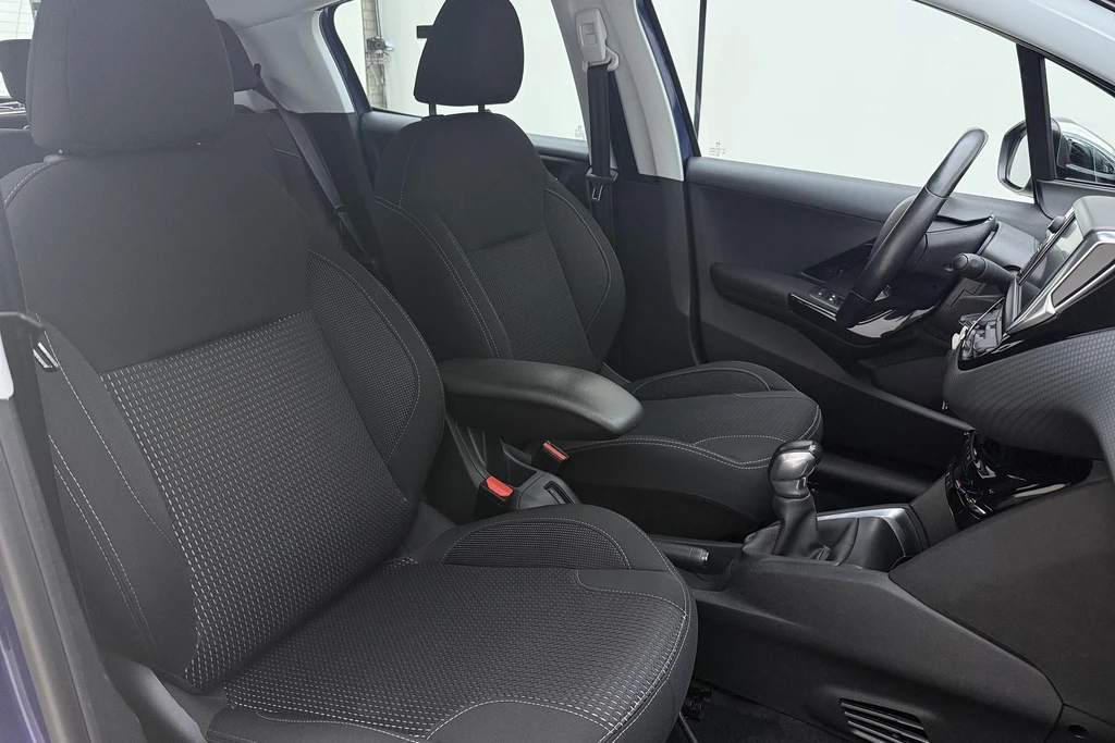 Peugeot 208 – foto 11
