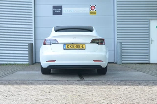 Tesla Model 3 – thumbnail 2