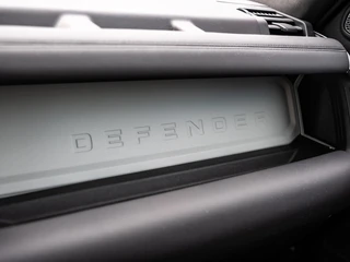 Land Rover Defender – thumbnail 26