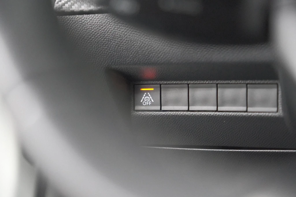 Peugeot e-208 – foto 32