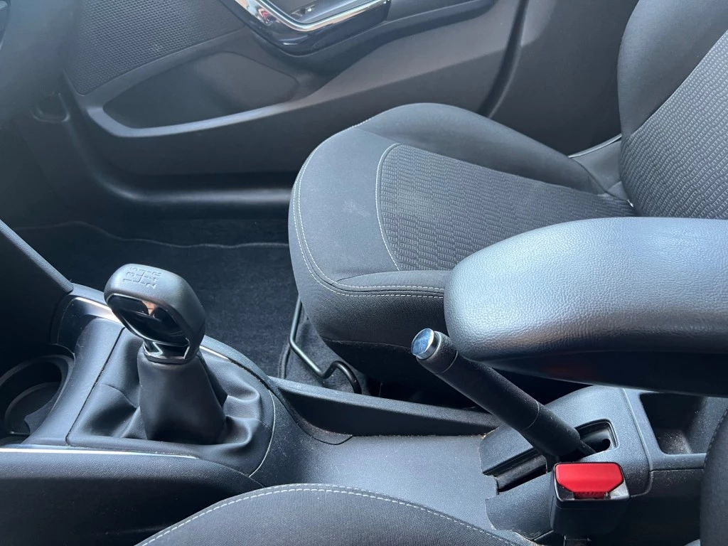 Peugeot 208 – foto 13