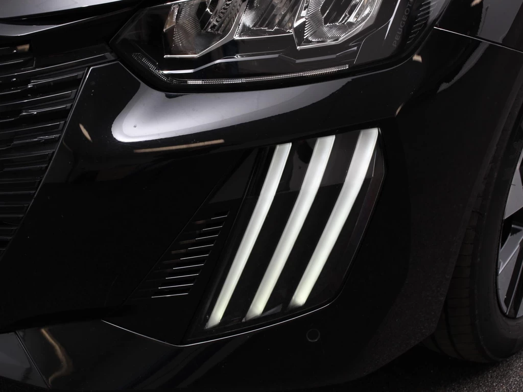 Peugeot e-208 – foto 30