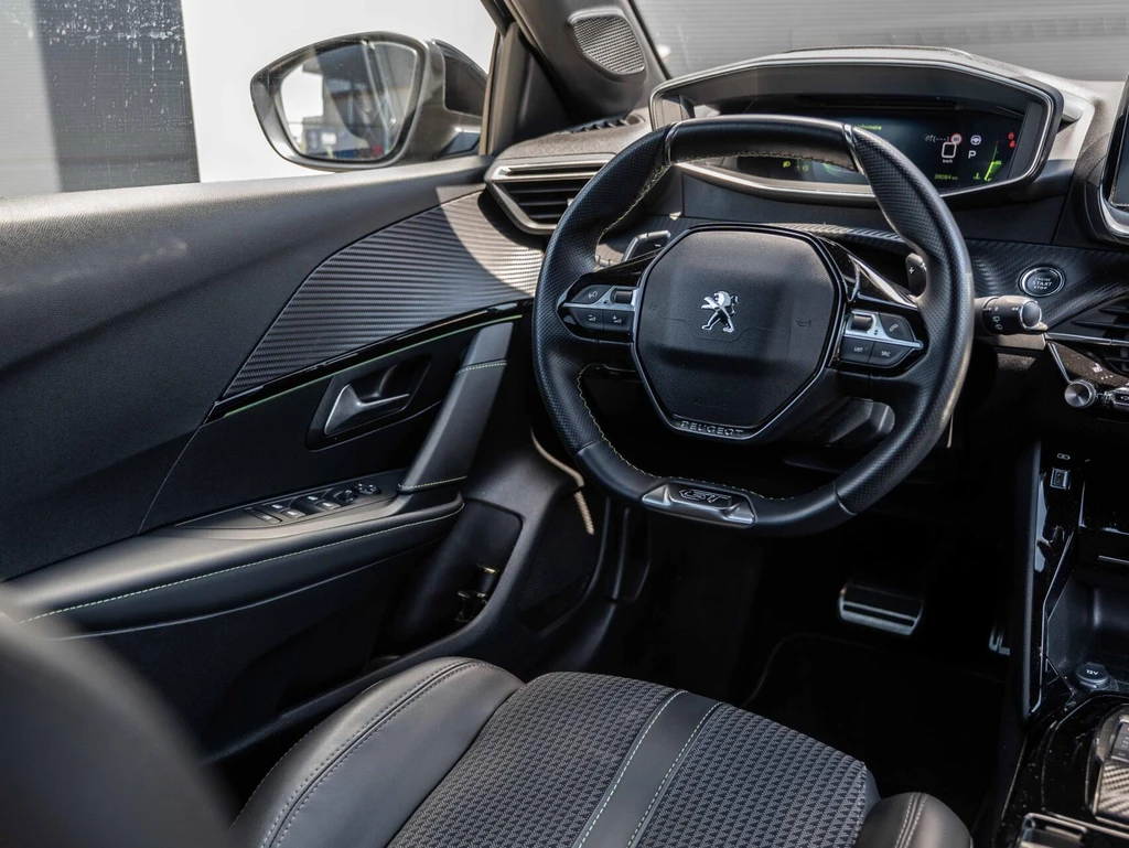 Peugeot 208 – foto 12